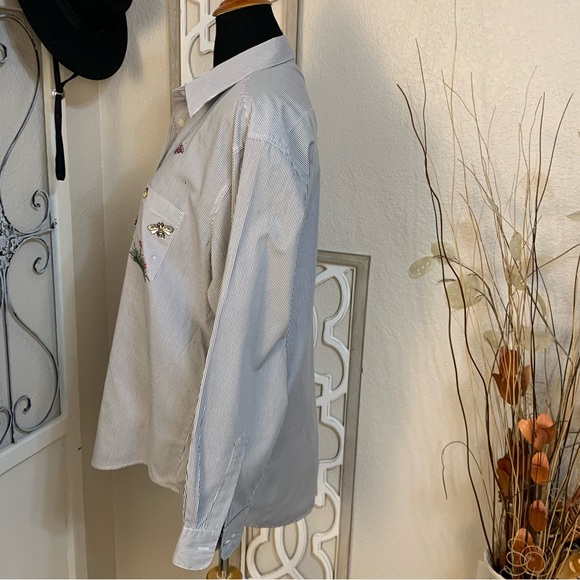 Fortune By Stan button down with butterflies,dragonflies, ladybugs. - Picture 2 of 8